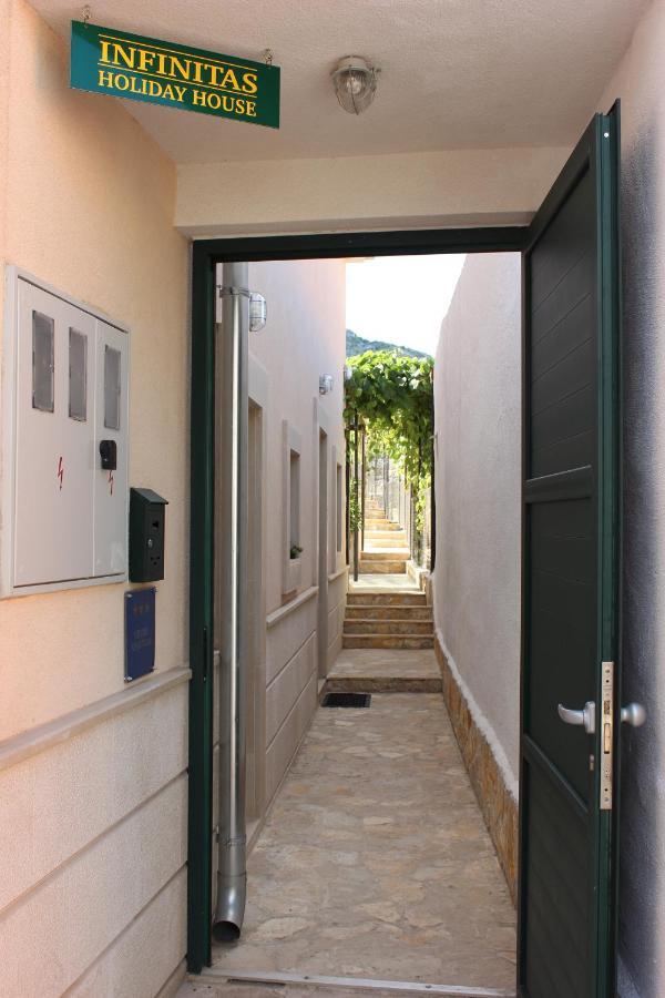 Apartments Infinitas Traù Esterno foto